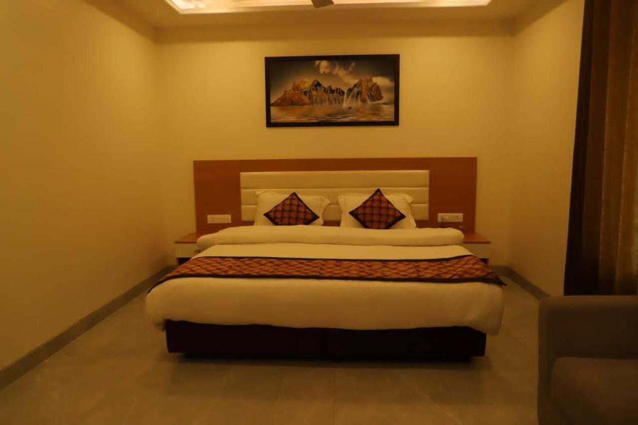 Ananda Castle Hotel Vrindāvan Exterior foto